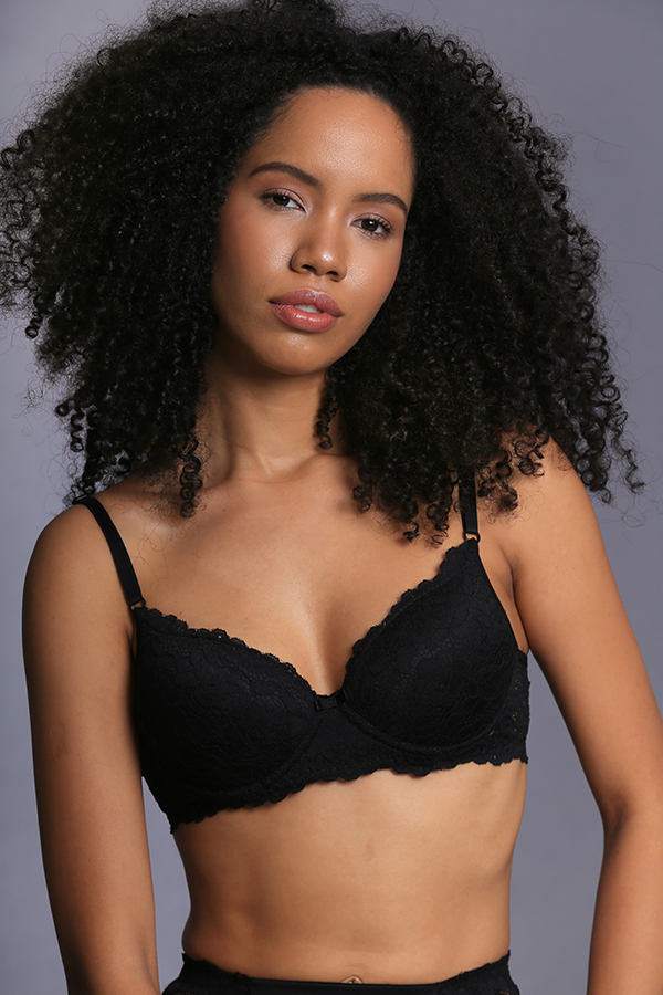 Aline Freitas - Front Management