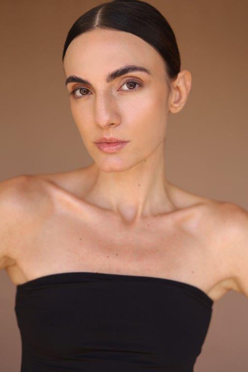 Amanda Bernardes - Front Management