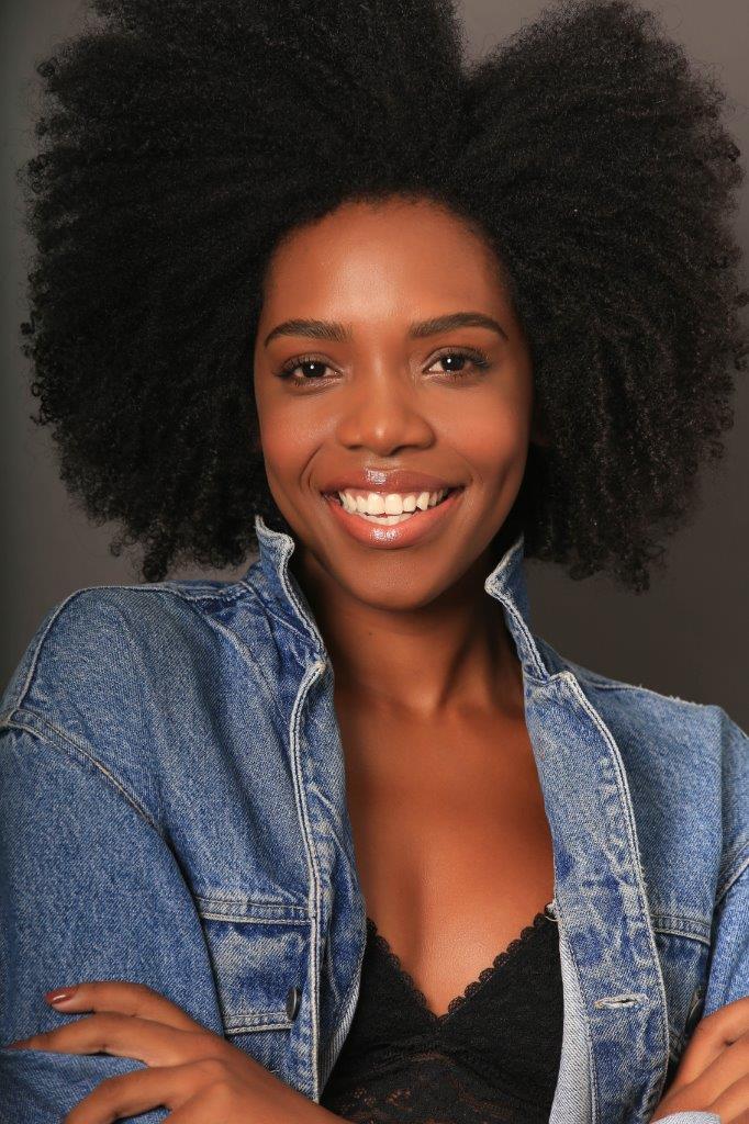 Amanda Roque - Front Management