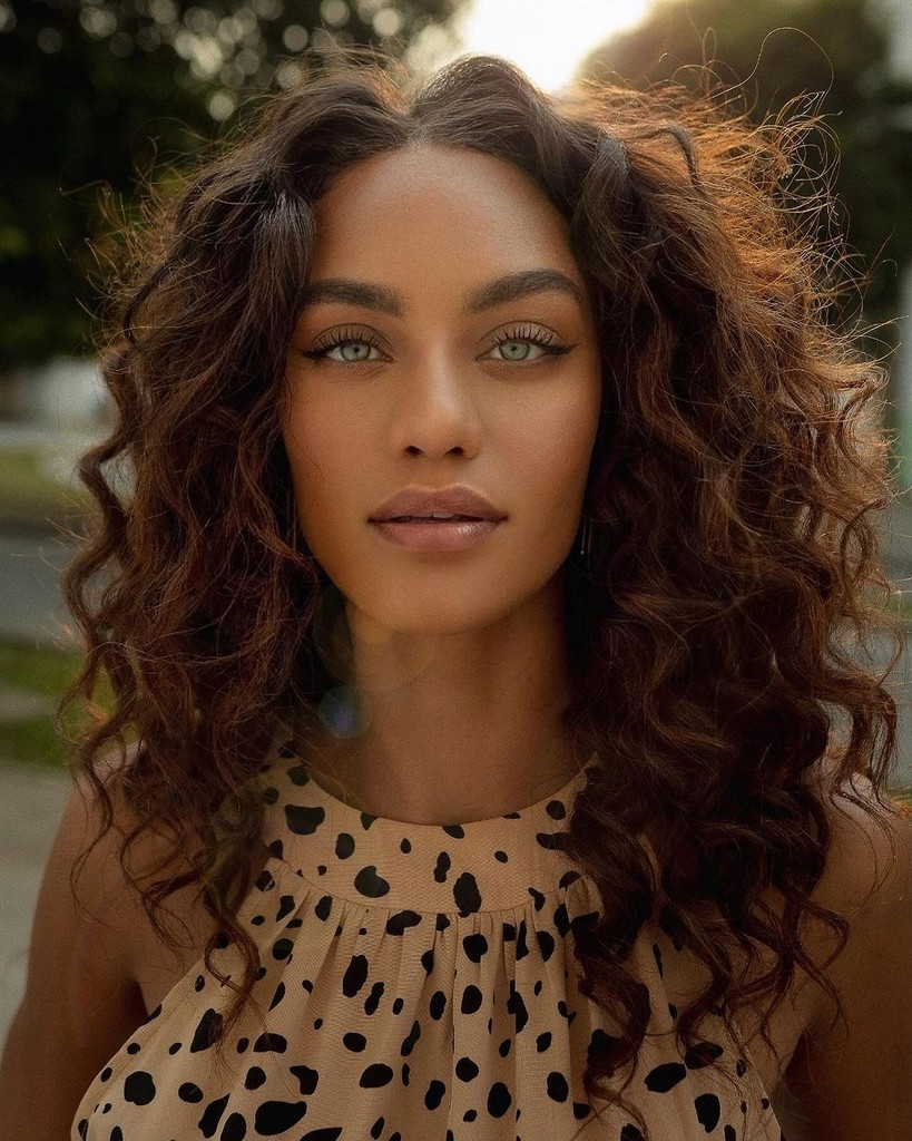 Ana Beatriz Reis - Front Management