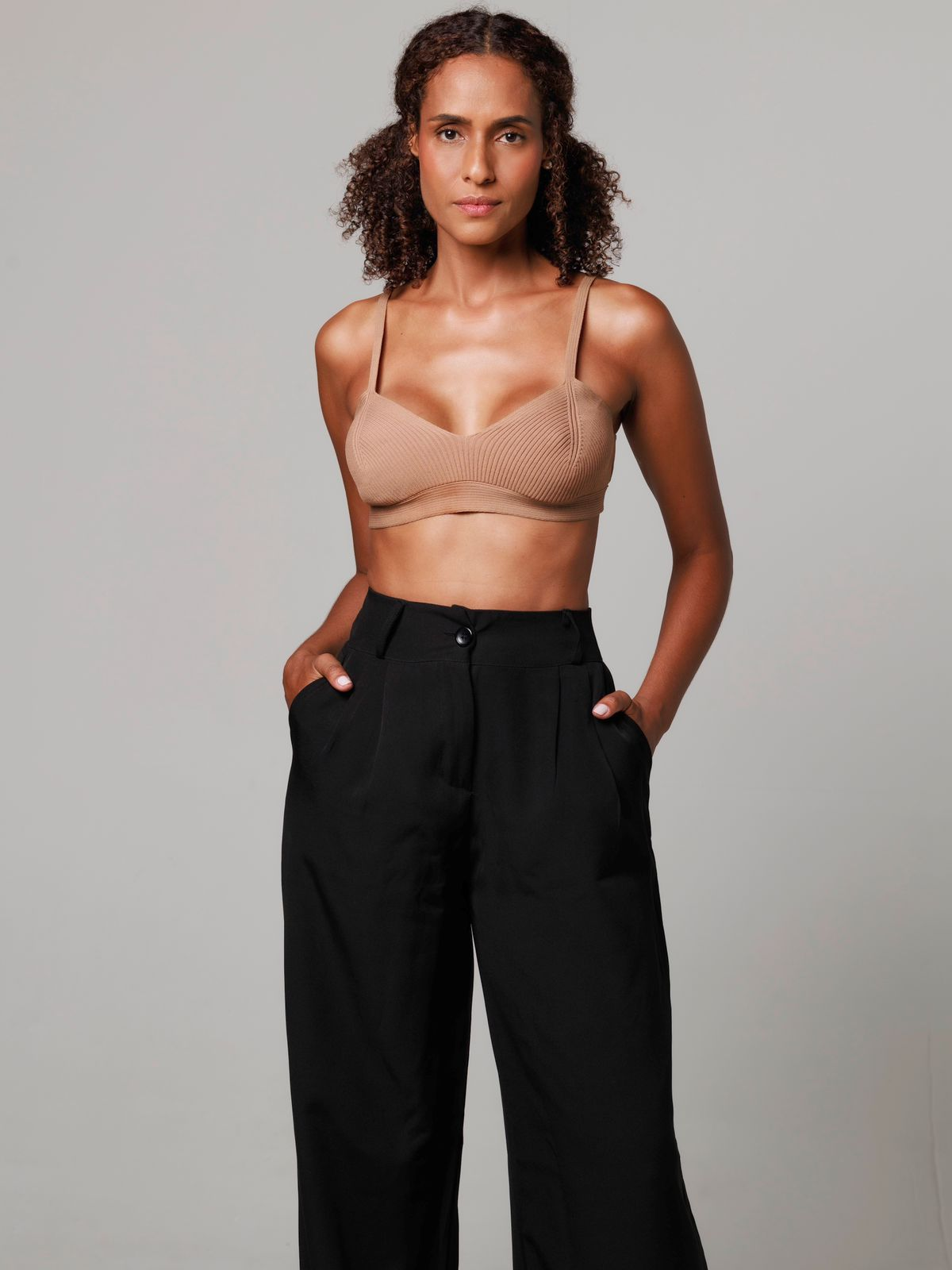 Anna Paula Barros - Front Management