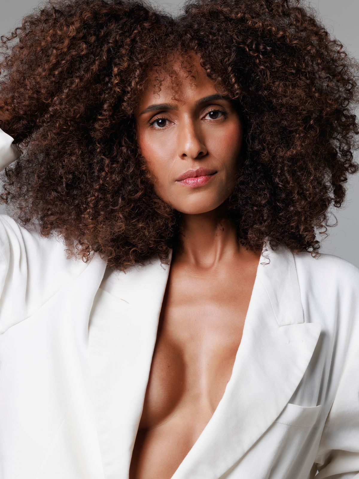 Anna Paula Barros - Front Management