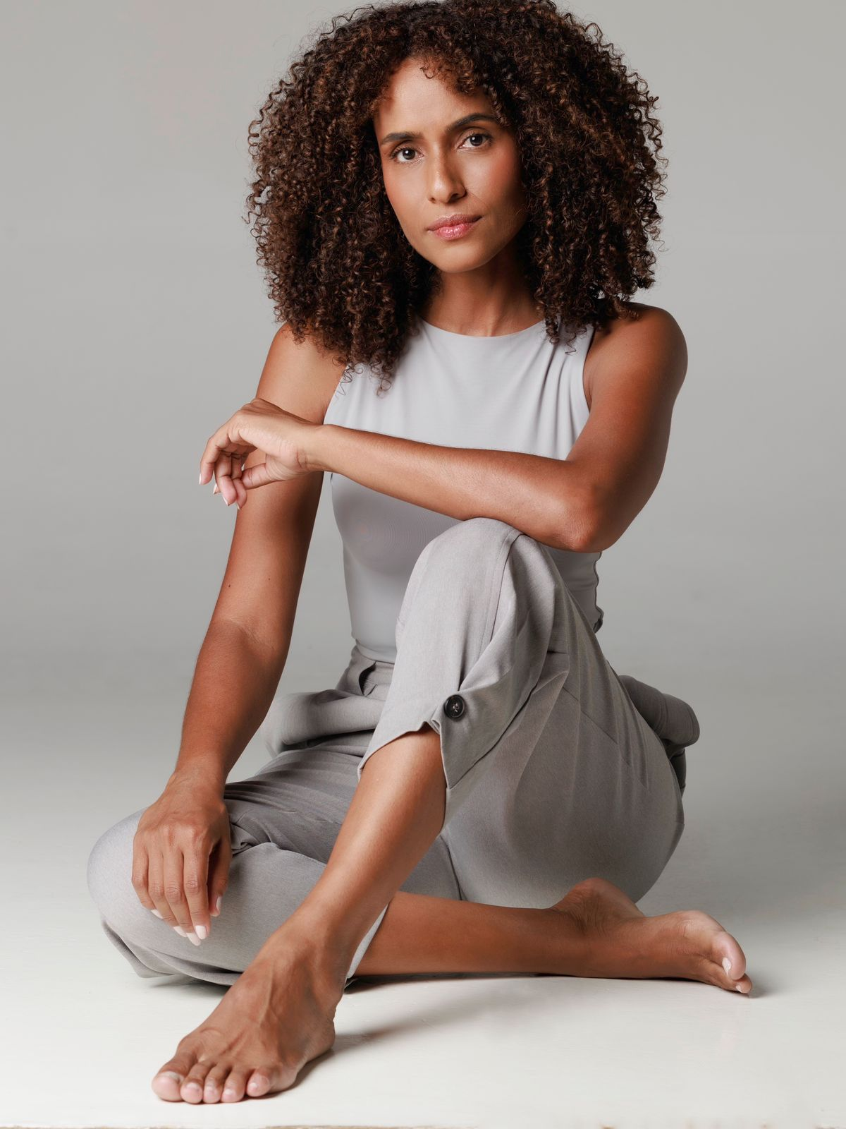 Anna Paula Barros - Front Management