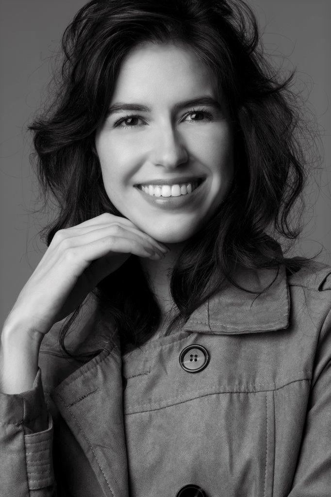 Bárbara Frinhani - Front Management