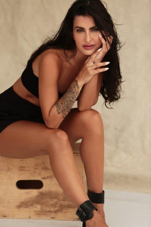 Bruna Henze - Front Management