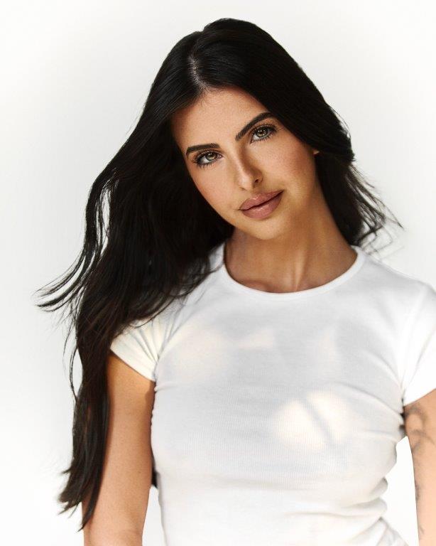 Bruna Henze - Front Management