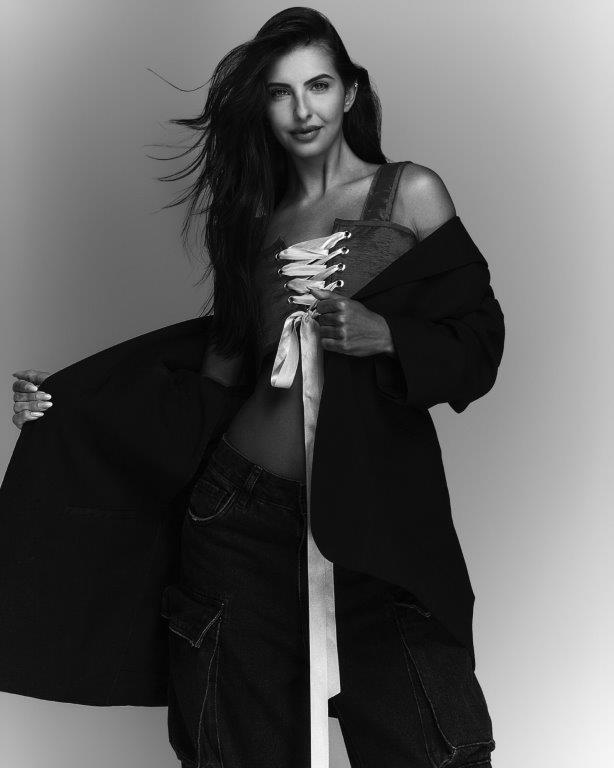 Bruna Henze - Front Management