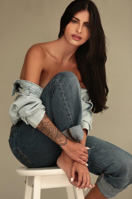 Bruna Henze - Front Management