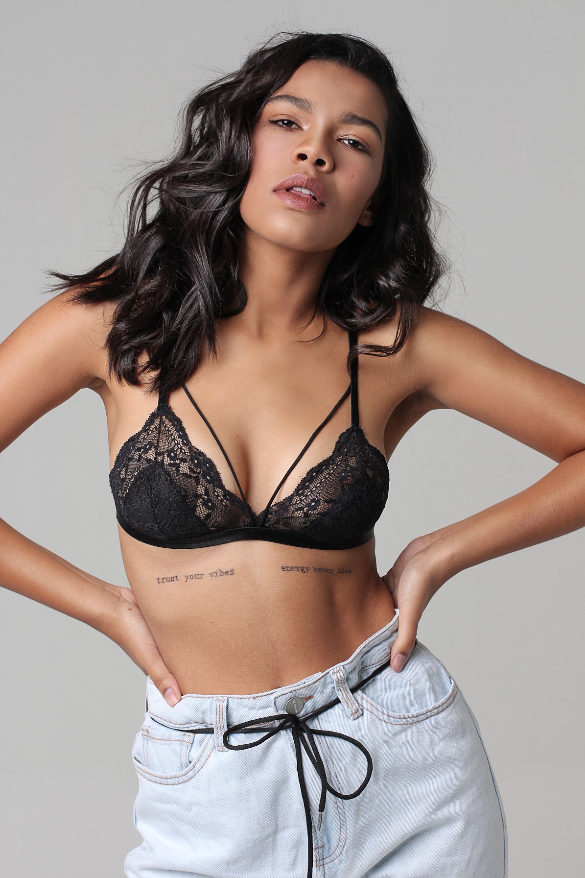 Camila Soares - Front Management