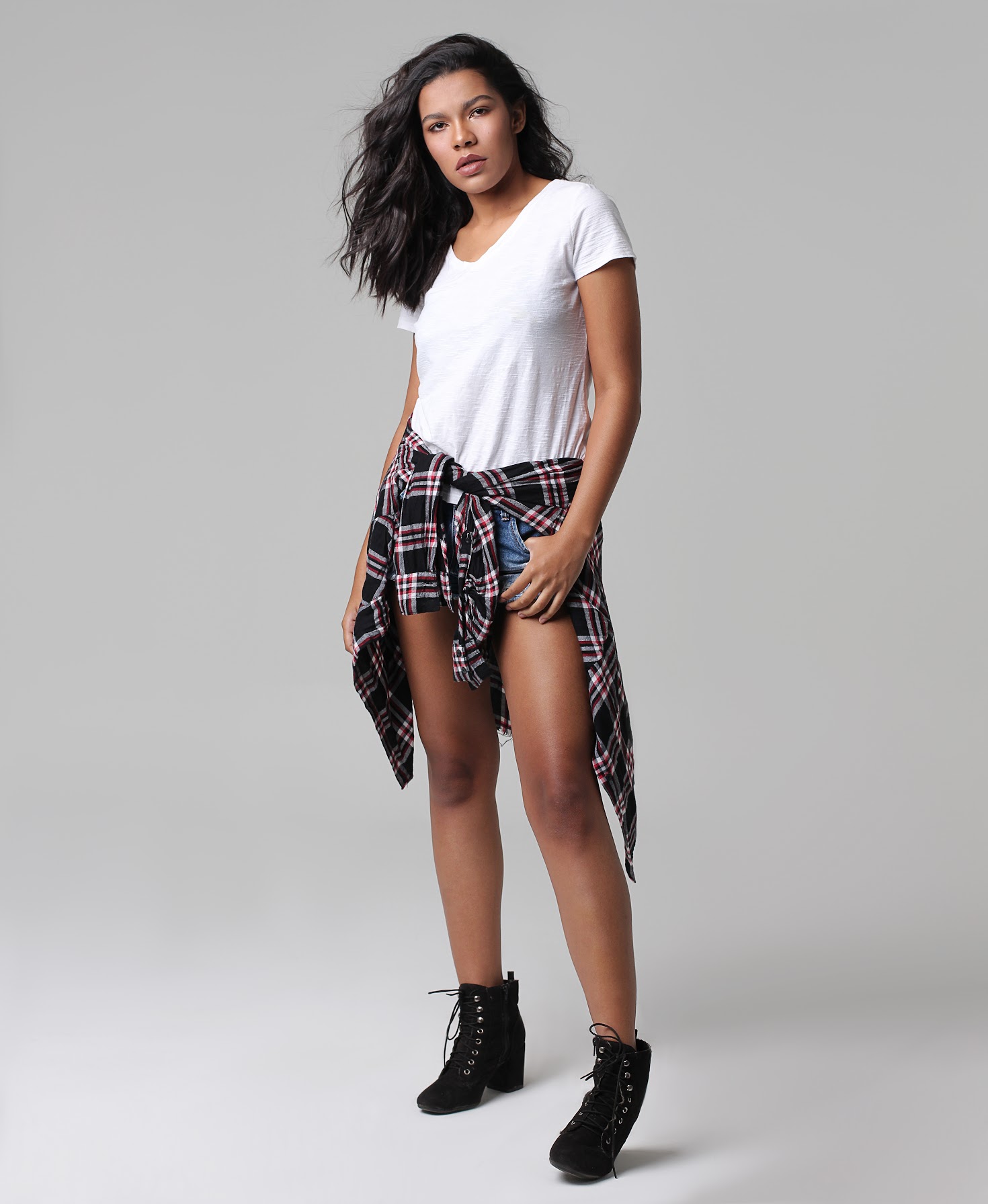 Camila Soares - Front Management