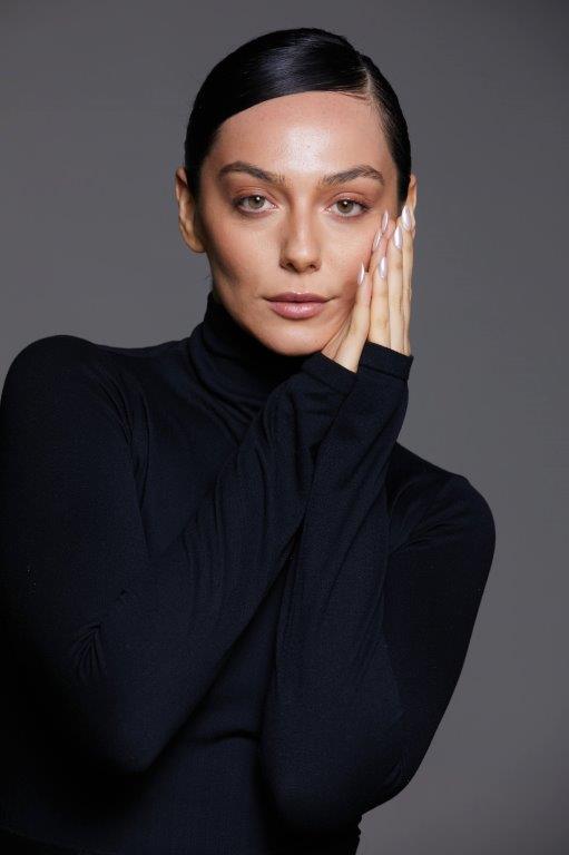 Carol Dias - Front Management