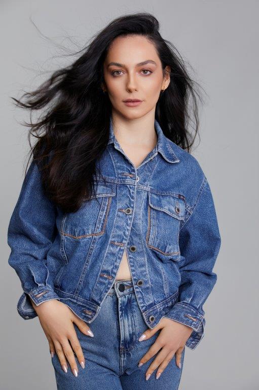 Carol Dias - Front Management