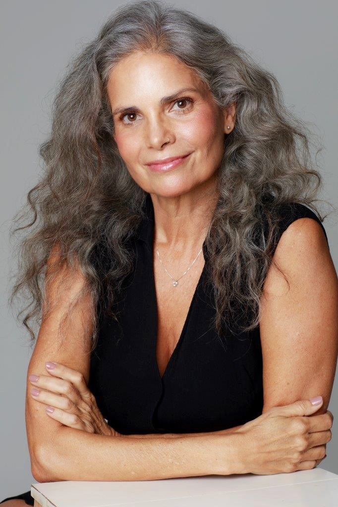 Cláudia Tavares - Front Management