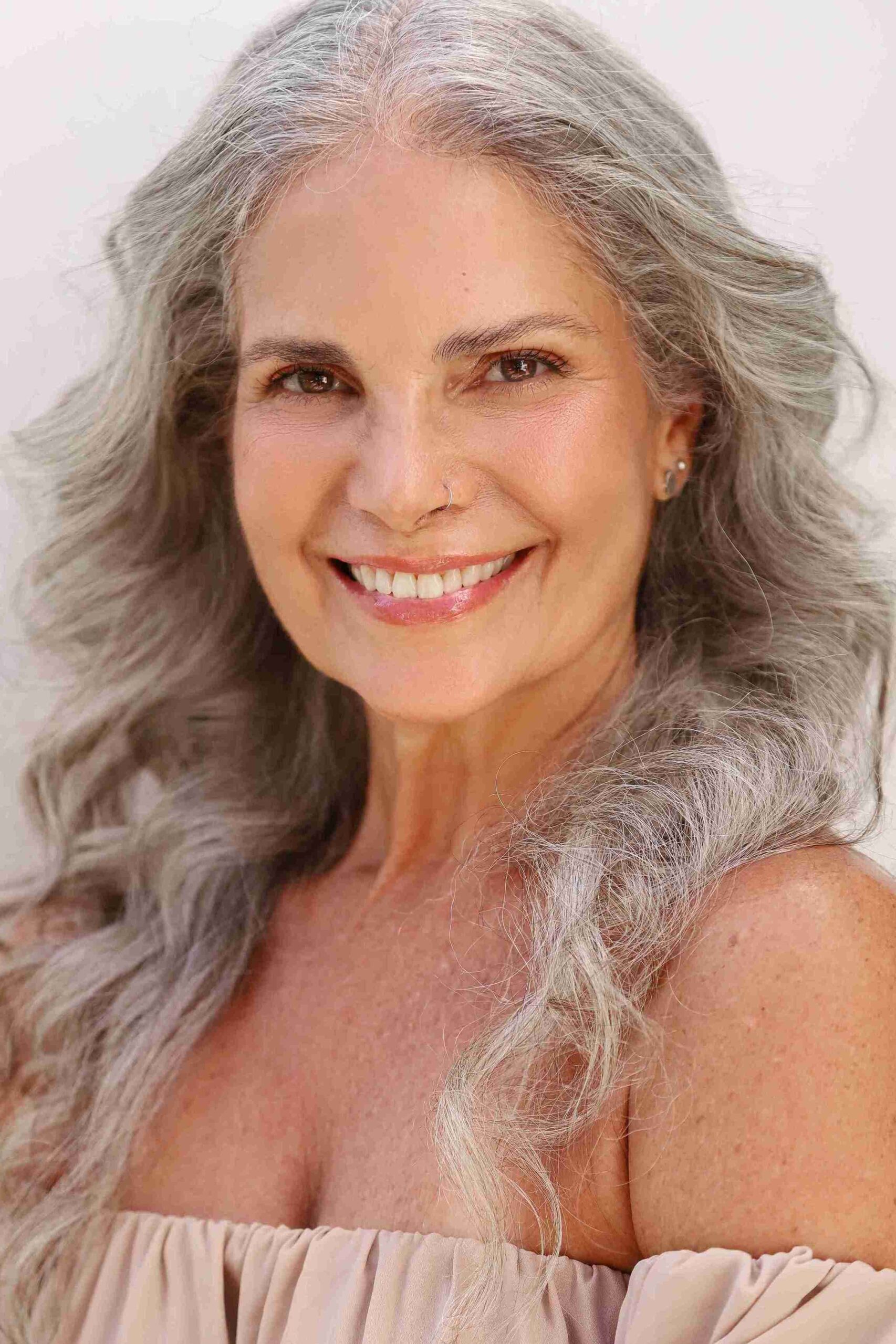 Cláudia Tavares - Front Management