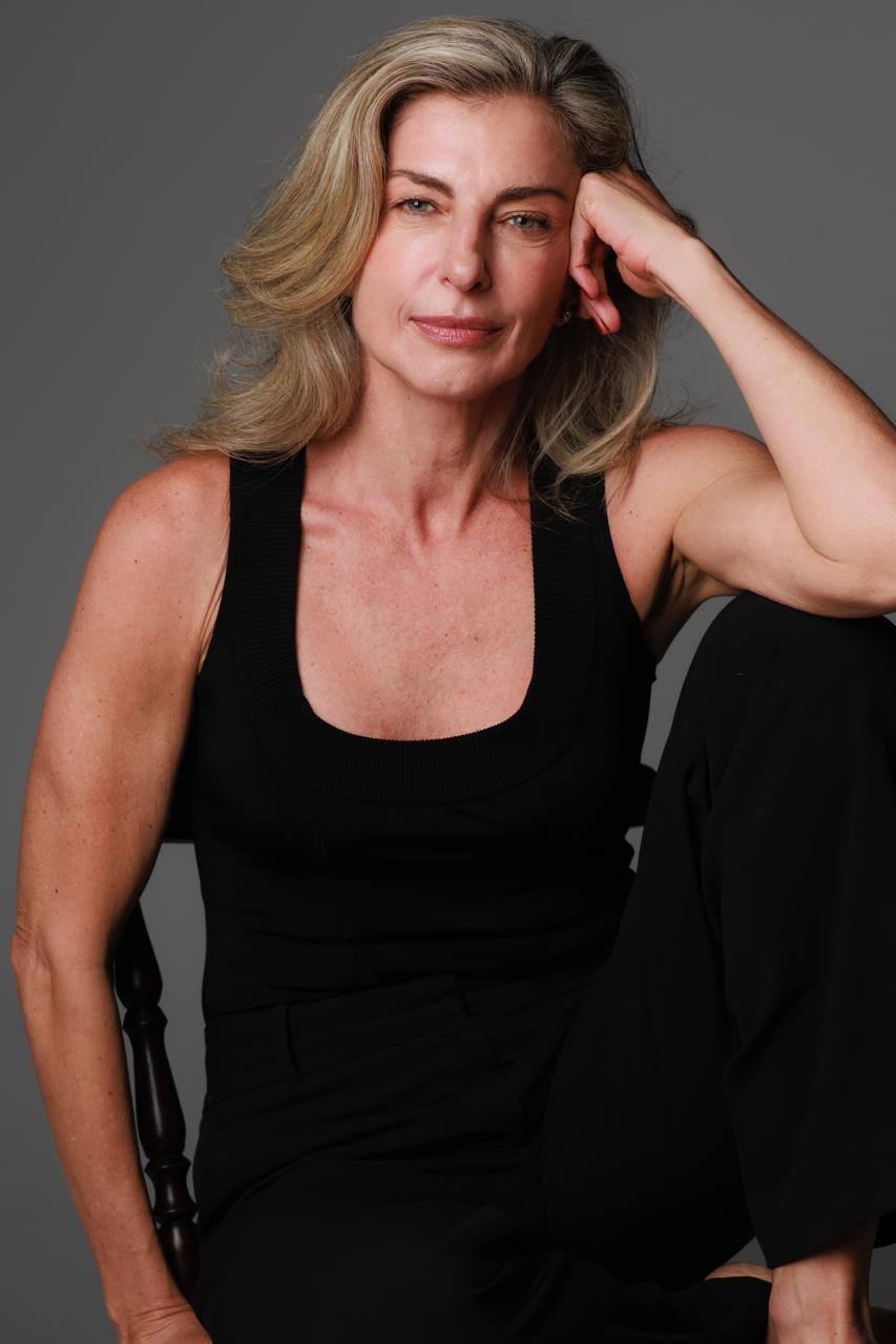 Deise Manttuano - Front Management