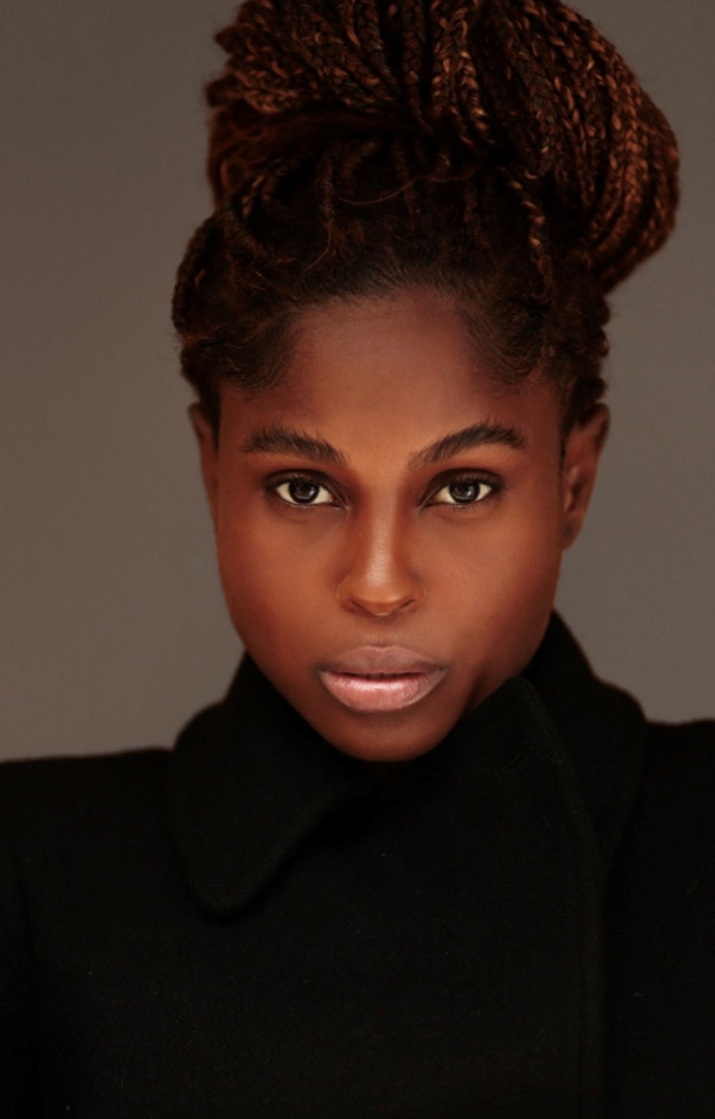 Djamila Dias - Front Management