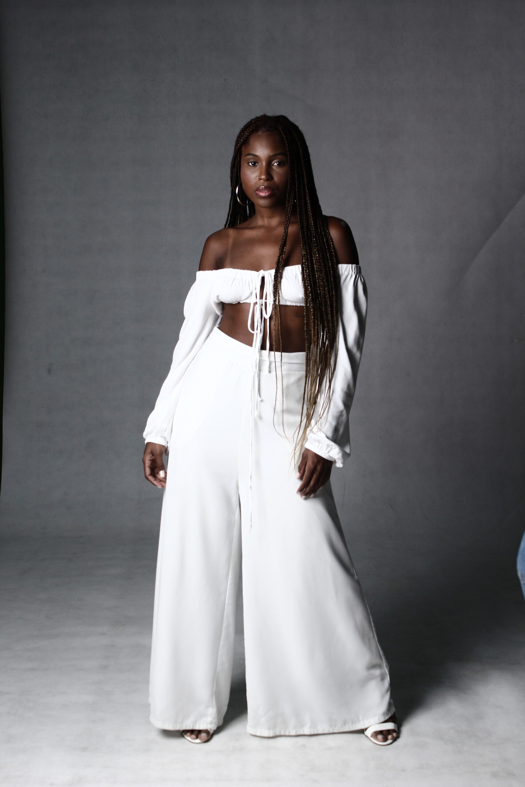 Djamila Dias - Front Management