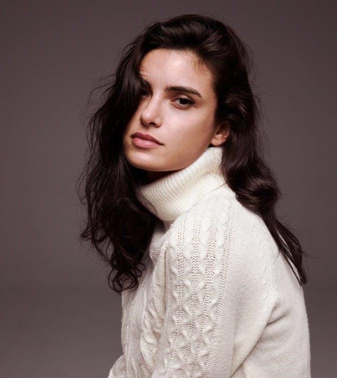 Gabriela Lukschal - Front Management