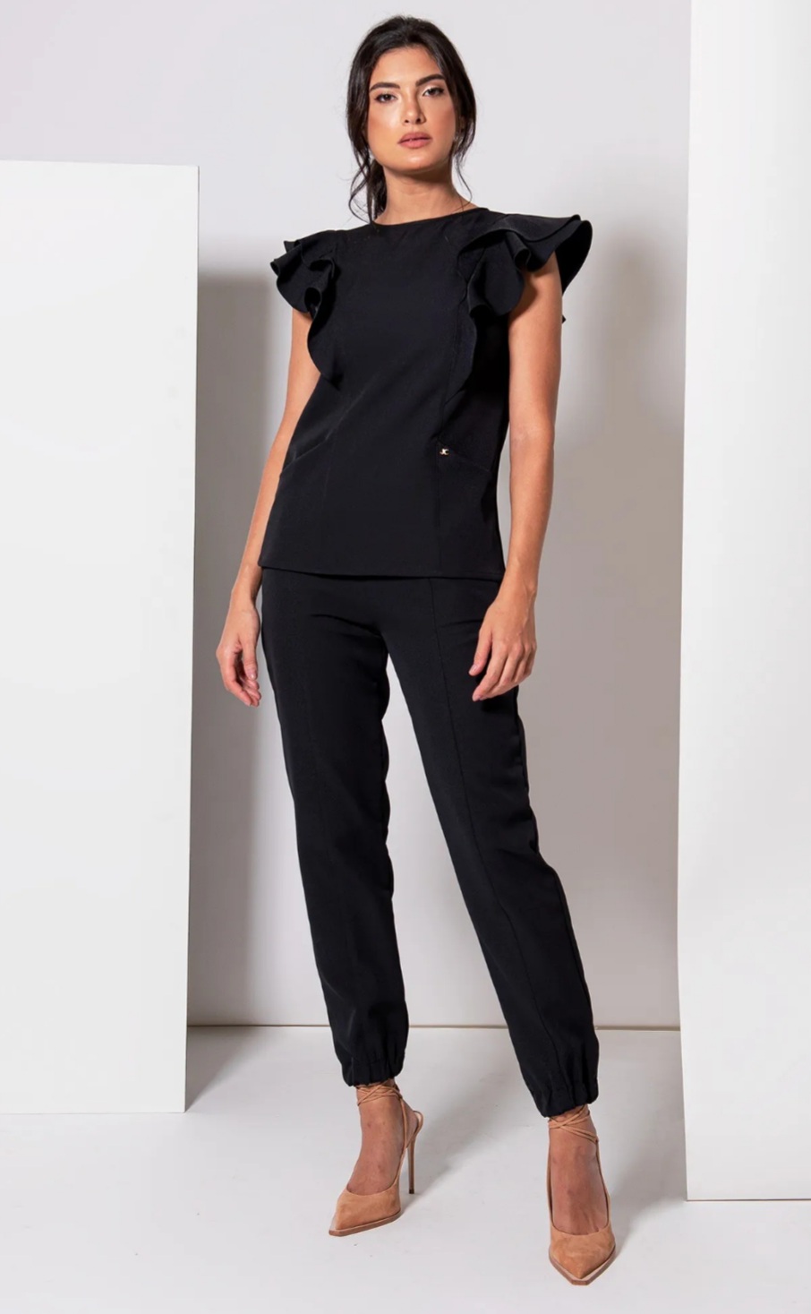 Gabriela Lukschal - Front Management