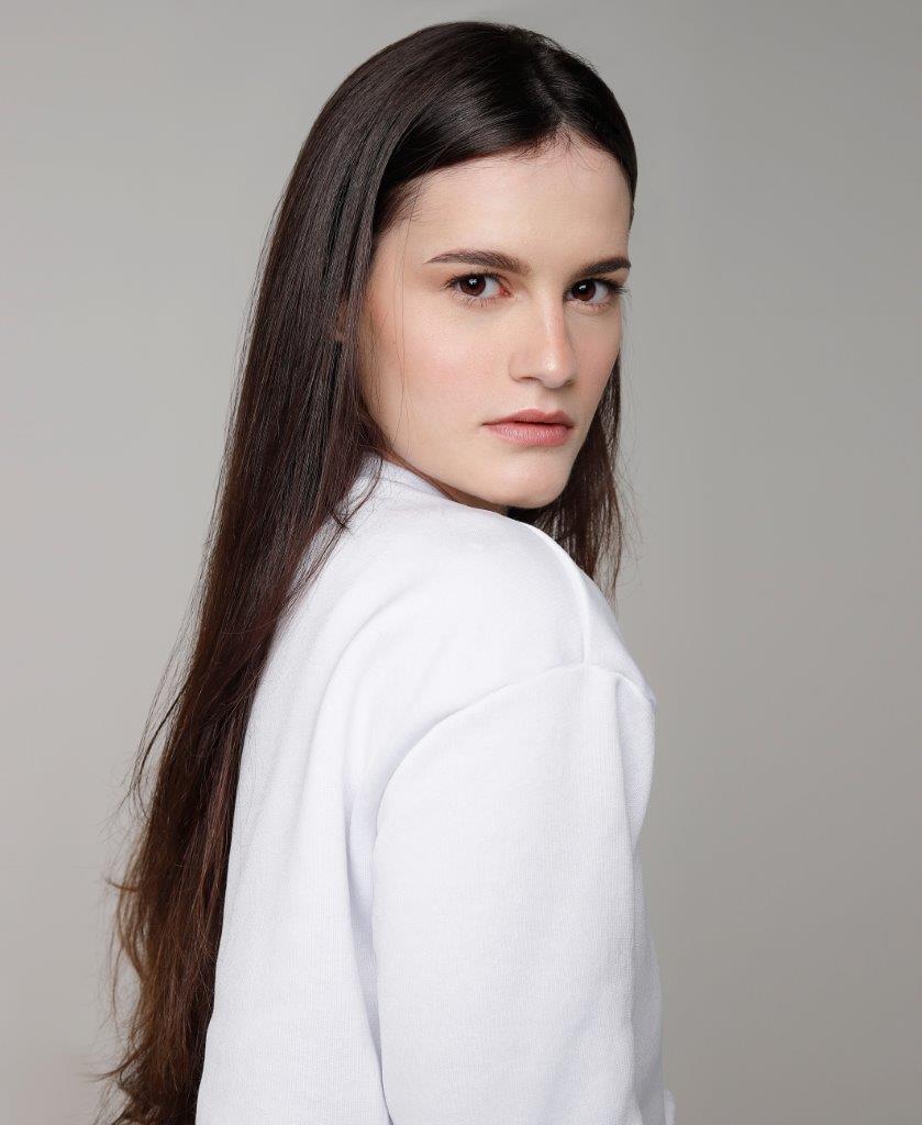 Gabriela Medina - Front Management