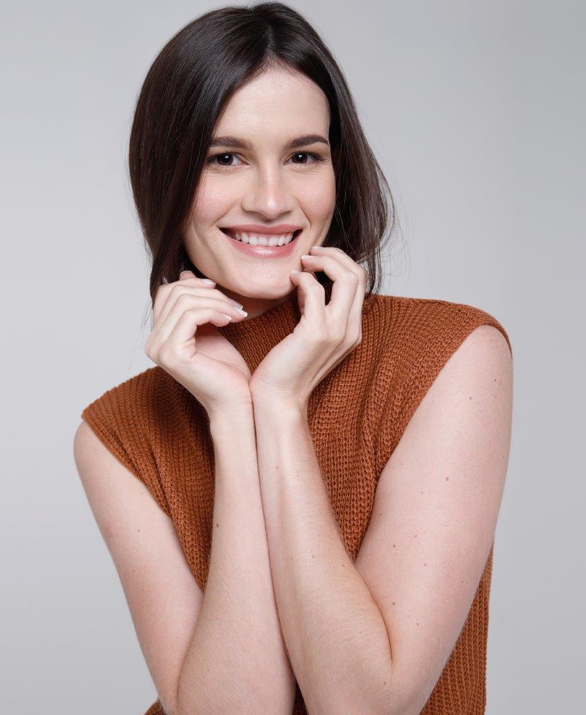 Gabriela Medina - Front Management