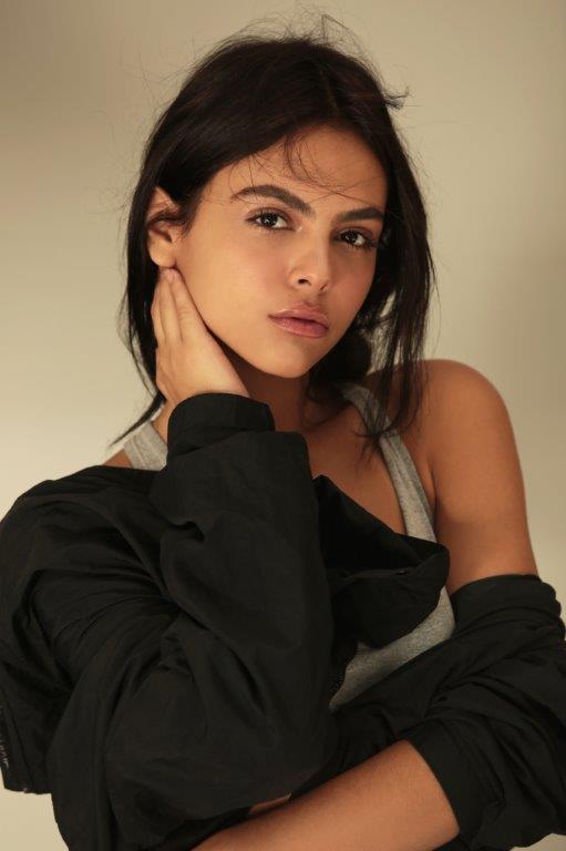 Giovana Avelar - Front Management