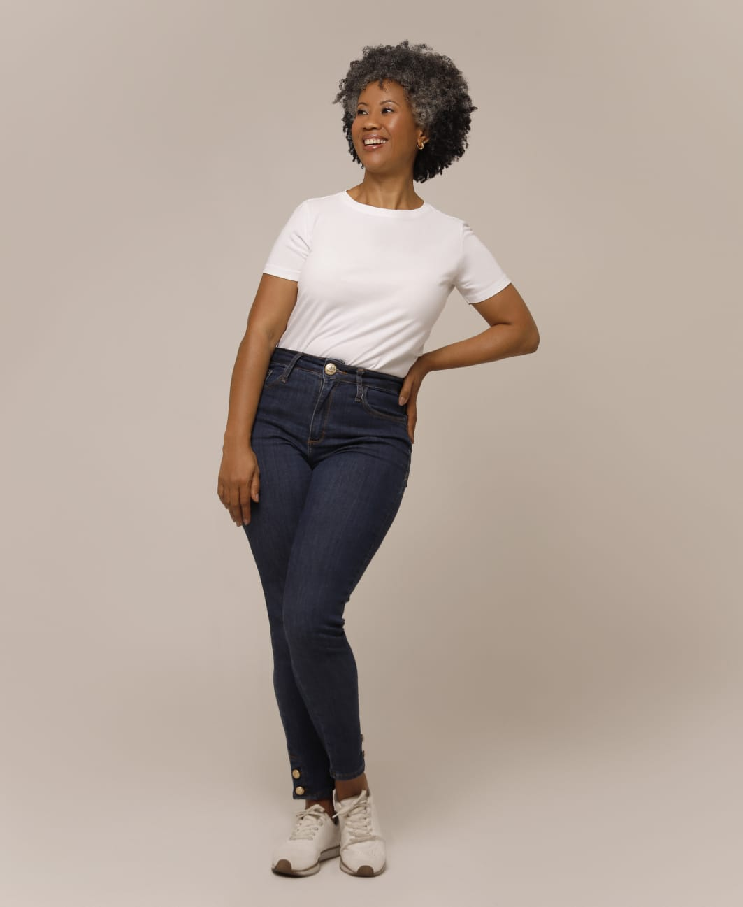 Helena Pio - Front Management