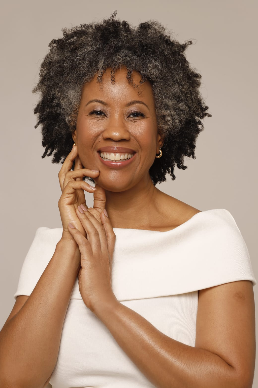 Helena Pio - Front Management