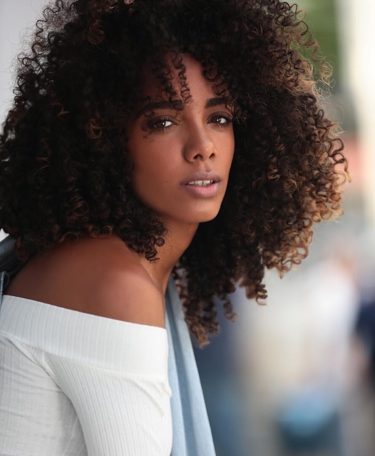 Isadora Neves - Front Management