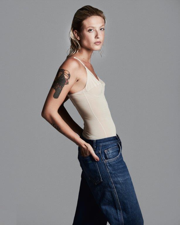 Iza Costa - Front Management