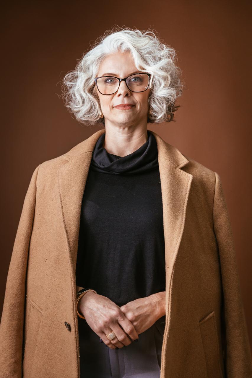 Janaina Peres - Front Management