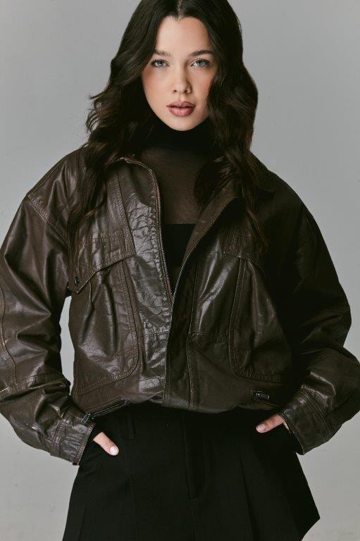 Jeniffer S. - Front Management