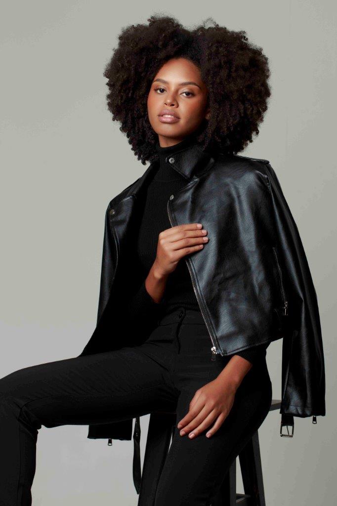 Jessica Machado - Front Management