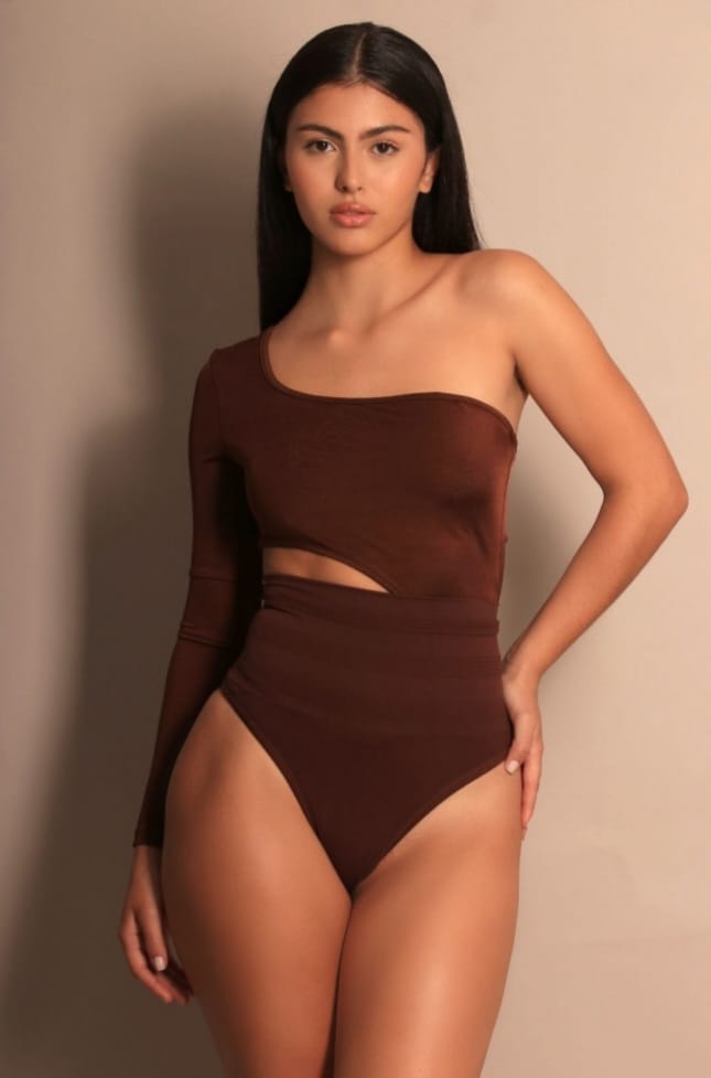 Jullya Pimentel - Front Management