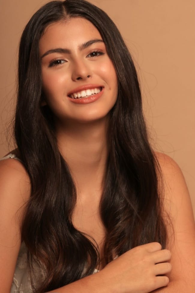 Jullya Pimentel - Front Management