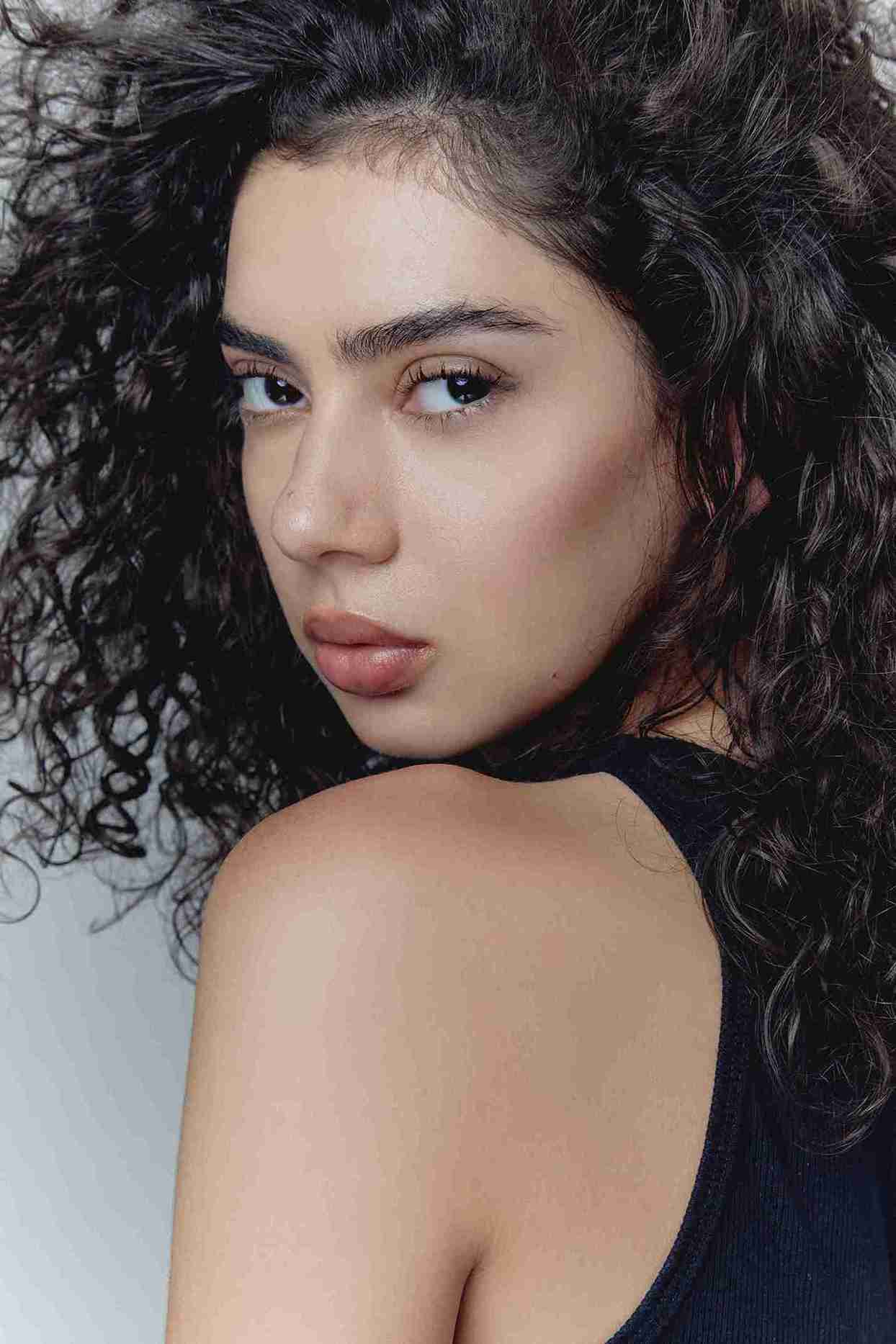 Karina Reis - Front Management