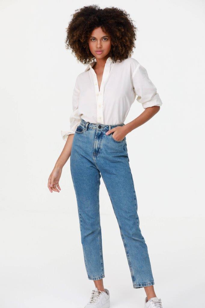 Lara Marinho - Front Management