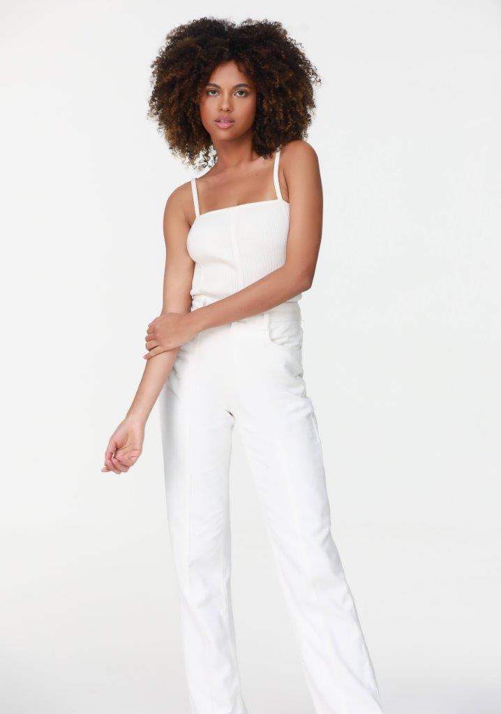 Lara Marinho - Front Management