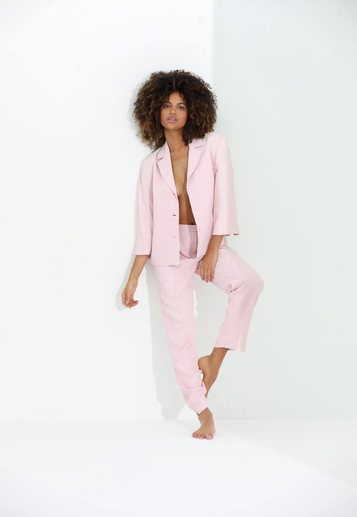 Lara Marinho - Front Management