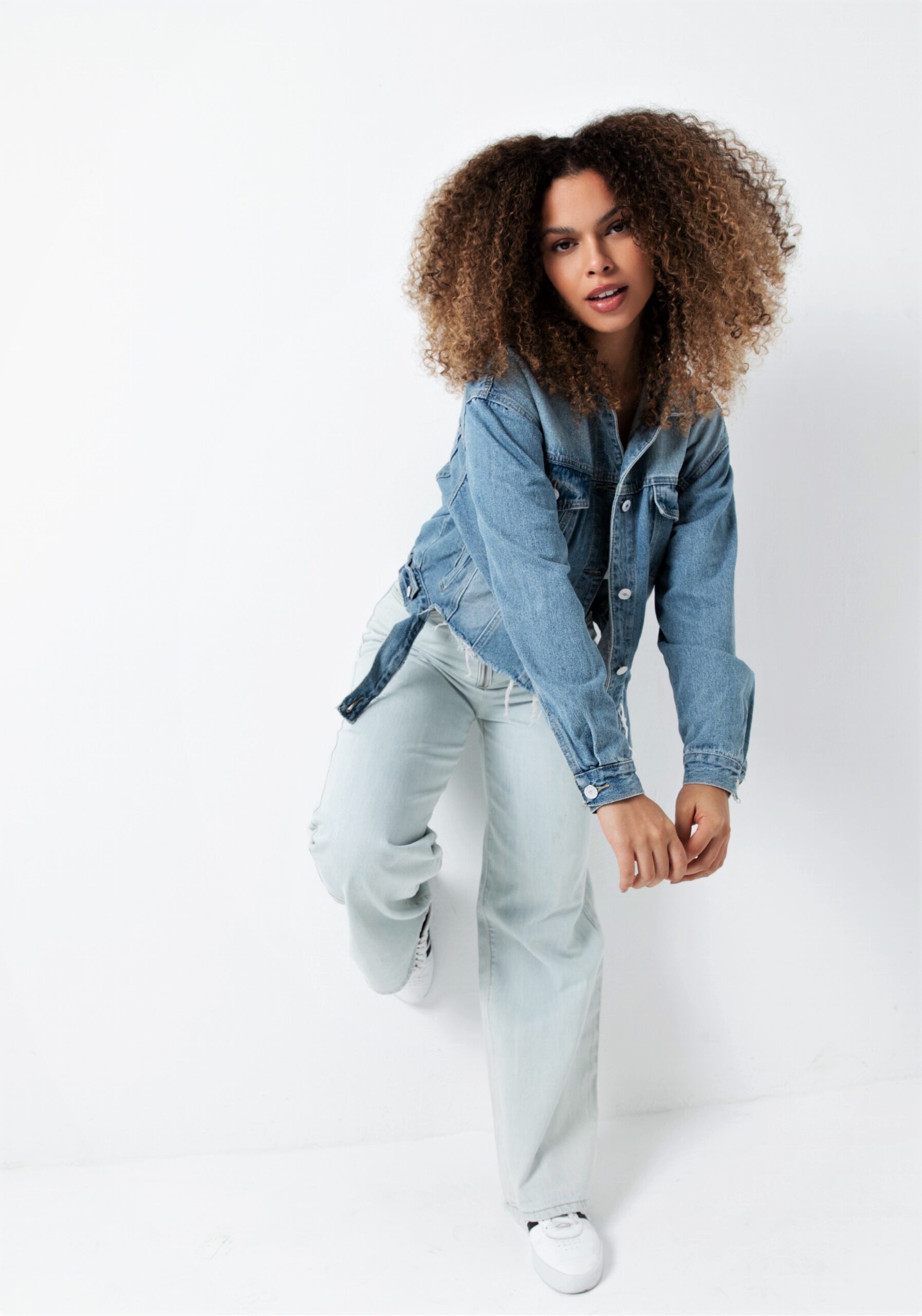 Larissa França - Front Management