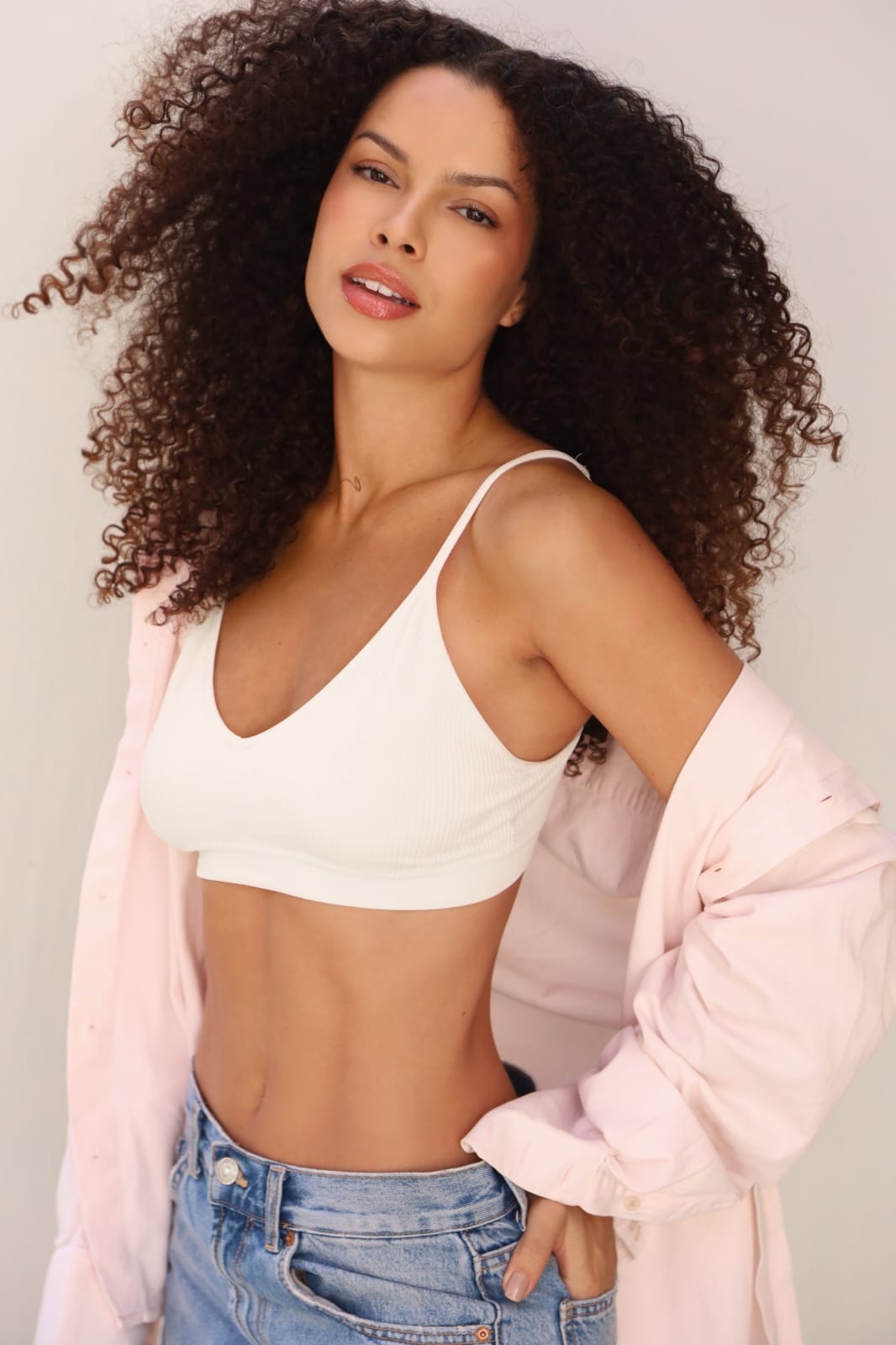 Larissa França - Front Management