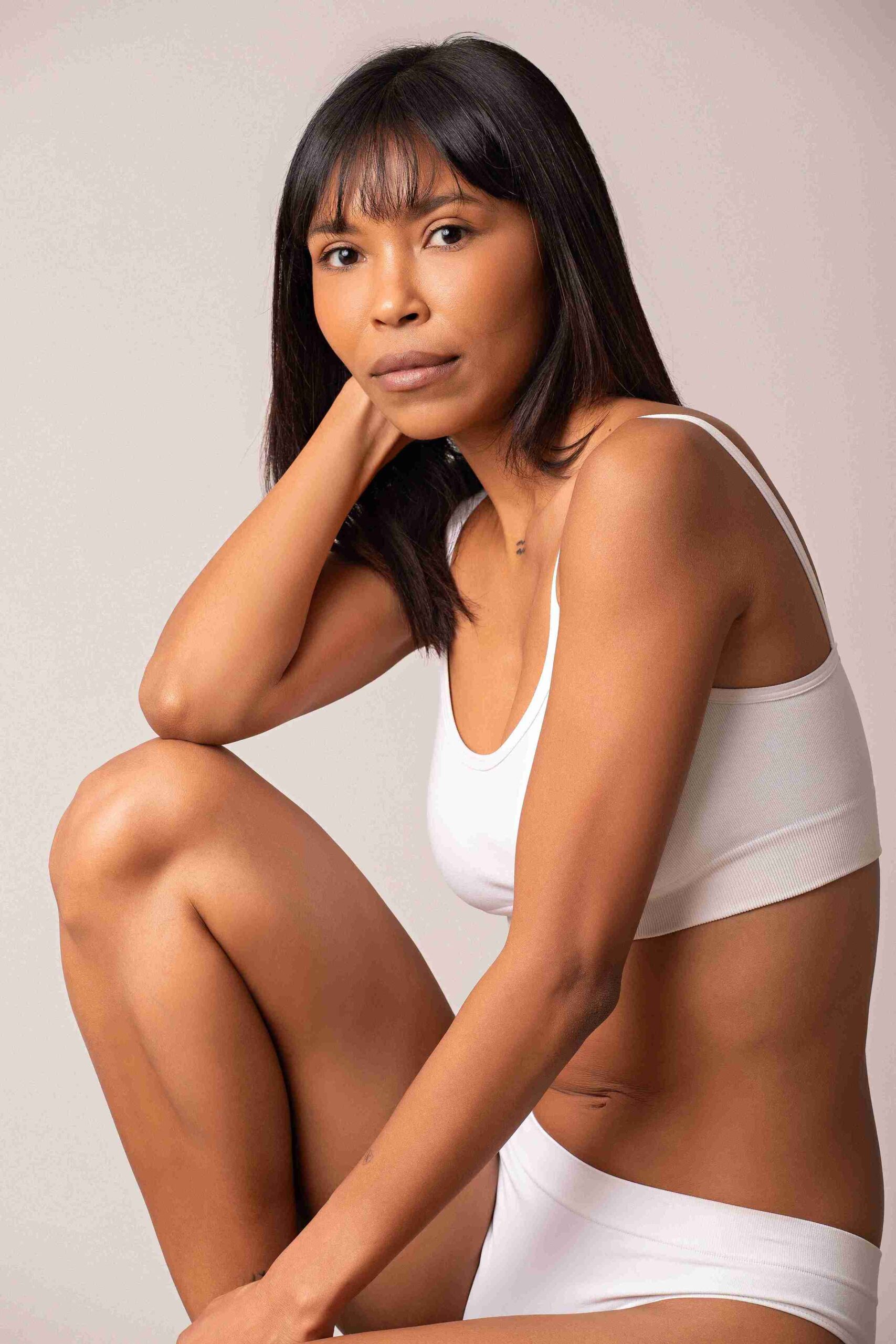 Larissa Leal - Front Management