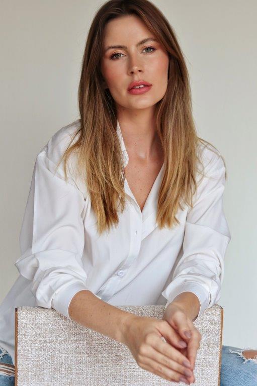 Layanne Souza - Front Management