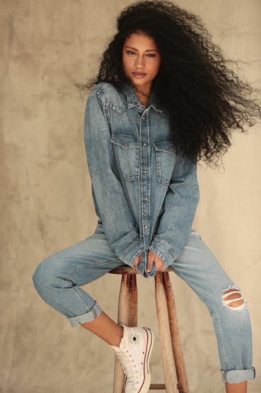 Leticia Brito - Front Management