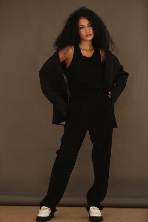 Leticia Brito - Front Management