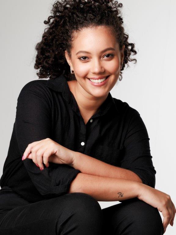 Letícia Jural - Front Management