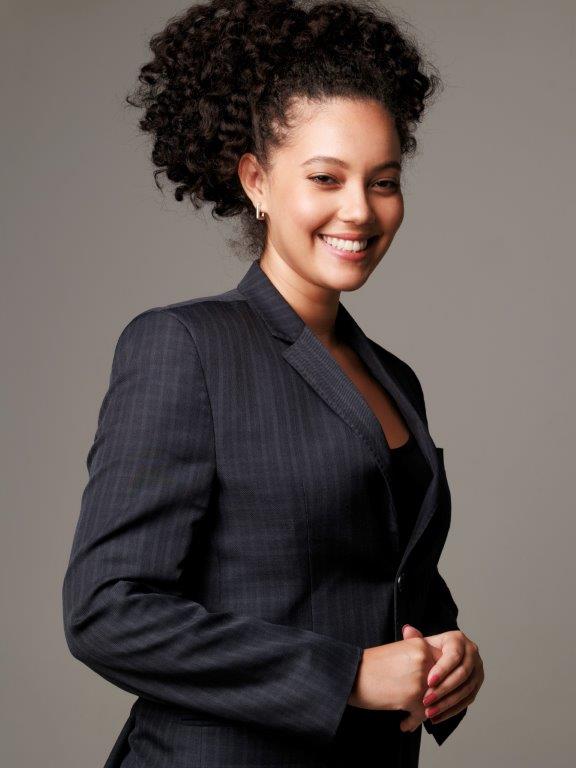 Letícia Jural - Front Management