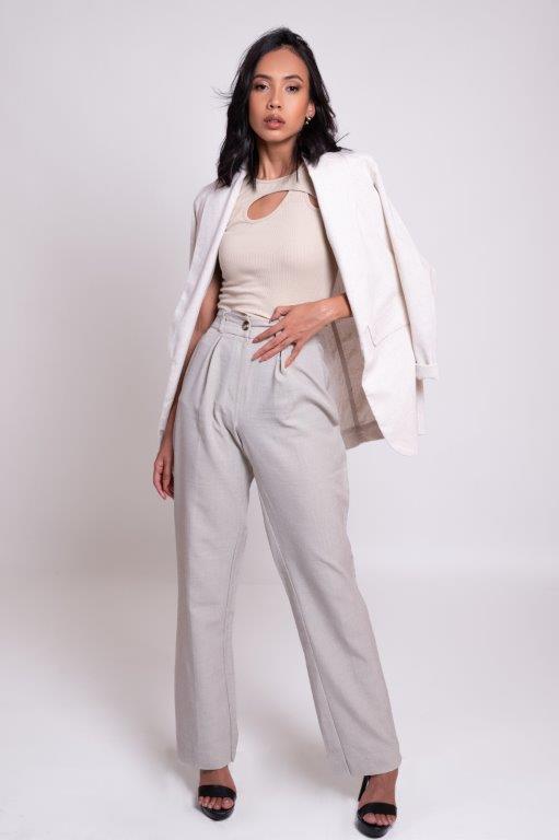 Letícia Vanzan - Front Management