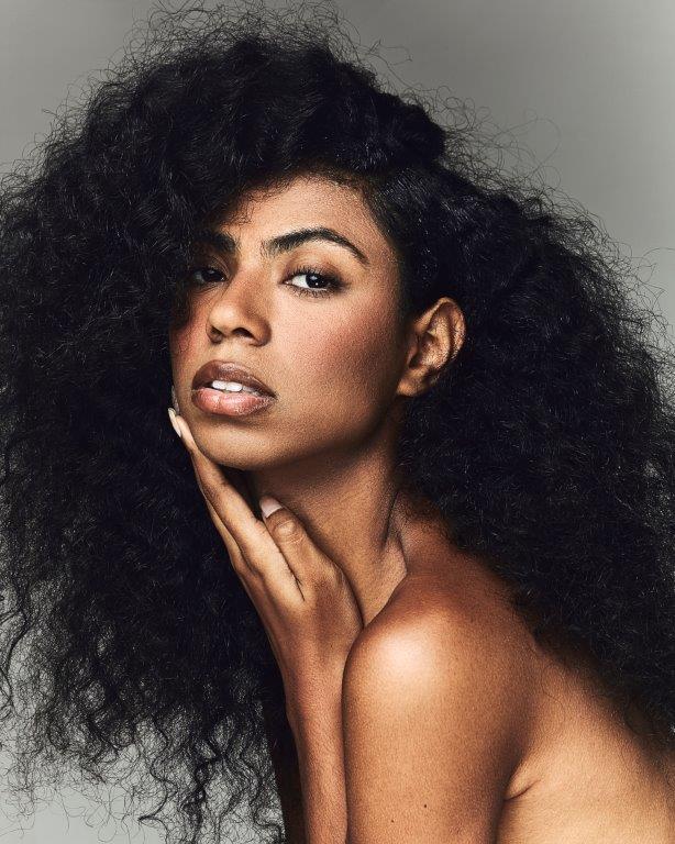 Lorrany Ferreira - Front Management