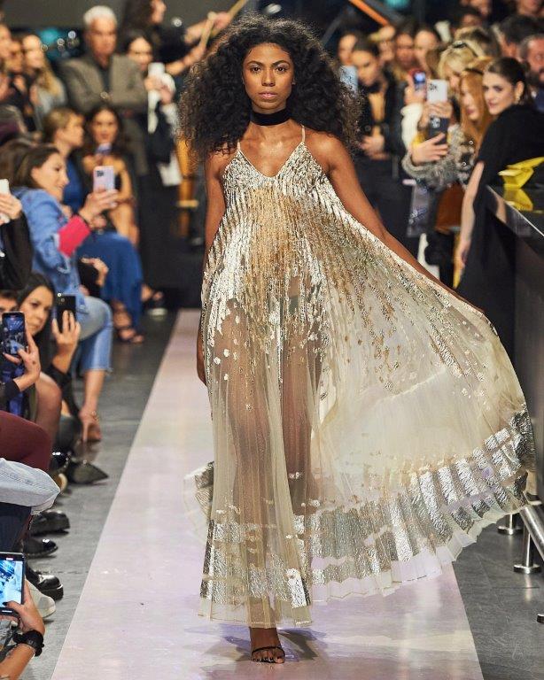 Lorrany Ferreira - Front Management